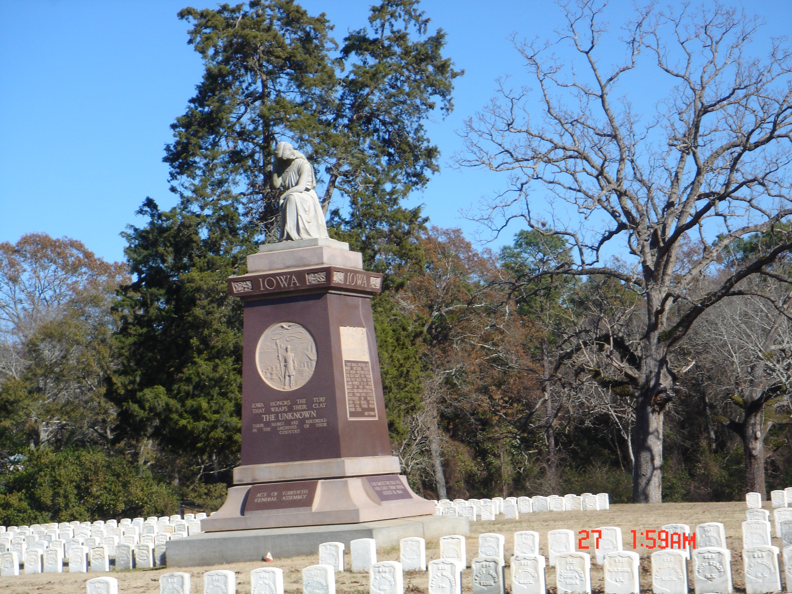 statuededicatedtounknownsoldiers.jpg